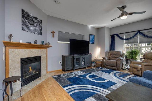 2516 LEOPOLD Way, Sun Prairie, WI 53590