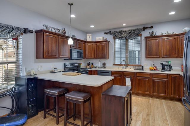 2516 LEOPOLD Way, Sun Prairie, WI 53590