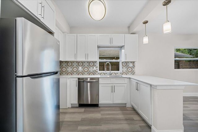 1906 E IDA STREET, Tampa, FL 33610