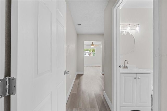 1906 E IDA STREET, Tampa, FL 33610