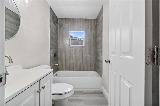 1906 E IDA STREET, Tampa, FL 33610