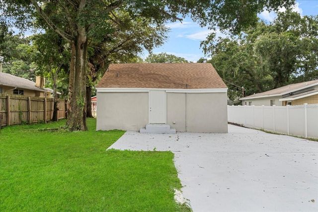 1906 E IDA STREET, Tampa, FL 33610