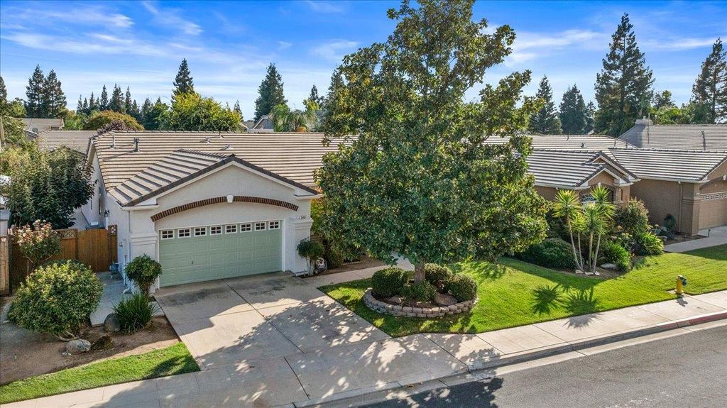 2484 Twain Avenue, Clovis, CA 93611