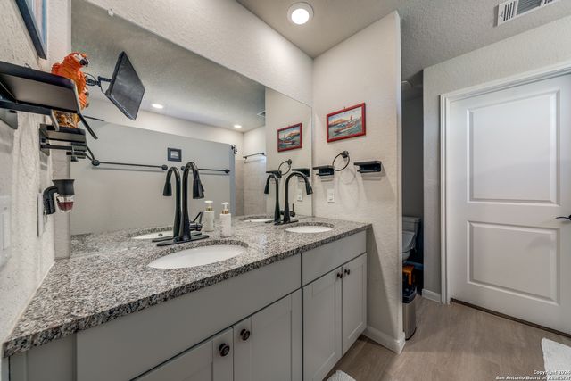 11934 CHIPPER LNDG, San Antonio, TX 78221