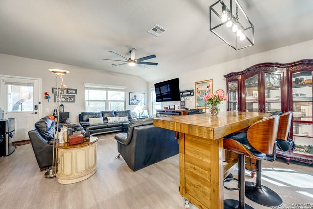 11934 CHIPPER LNDG, San Antonio, TX 78221