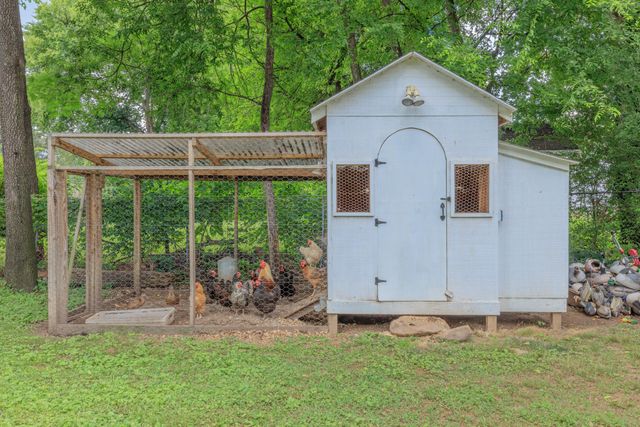 11671 Walker Road, Soddy Daisy, TN 37379