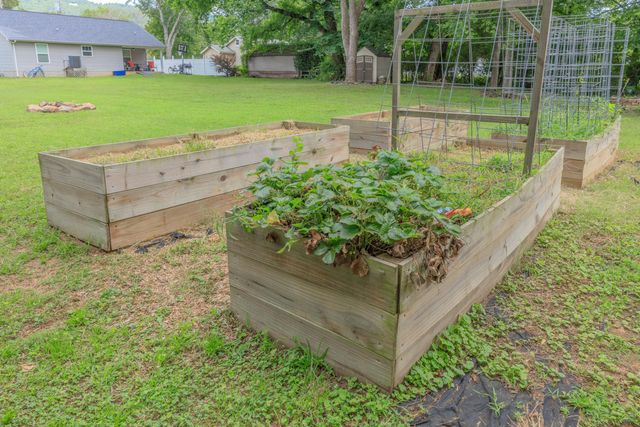 11671 Walker Road, Soddy Daisy, TN 37379