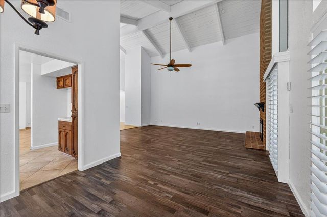 5564 N El Adobe Drive, Fresno, CA 93711