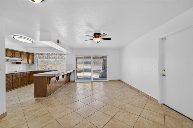 5564 N El Adobe Drive, Fresno, CA 93711
