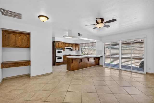 5564 N El Adobe Drive, Fresno, CA 93711