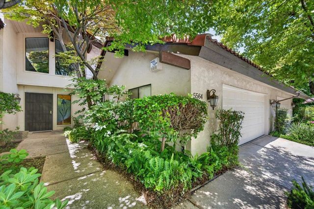 5564 N El Adobe Drive, Fresno, CA 93711