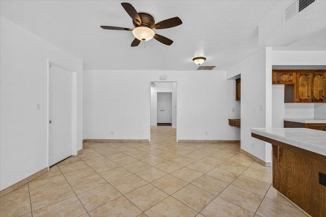 5564 N El Adobe Drive, Fresno, CA 93711