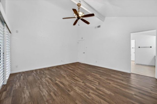 5564 N El Adobe Drive, Fresno, CA 93711
