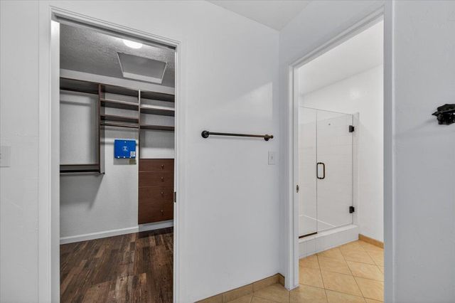 5564 N El Adobe Drive, Fresno, CA 93711