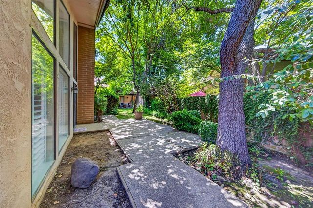 5564 N El Adobe Drive, Fresno, CA 93711