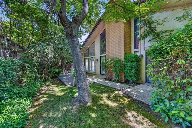 5564 N El Adobe Drive, Fresno, CA 93711