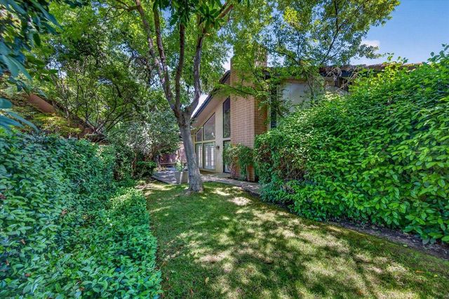 5564 N El Adobe Drive, Fresno, CA 93711