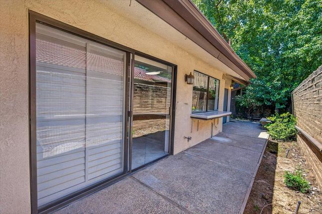 5564 N El Adobe Drive, Fresno, CA 93711