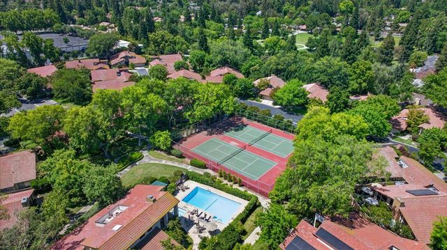 5564 N El Adobe Drive, Fresno, CA 93711