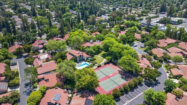 5564 N El Adobe Drive, Fresno, CA 93711