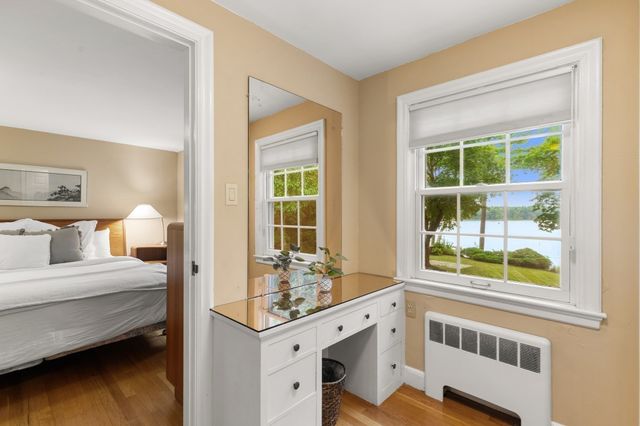 48 Locksley Rd, Lynnfield, MA 01940