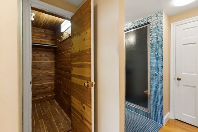 48 Locksley Rd, Lynnfield, MA 01940