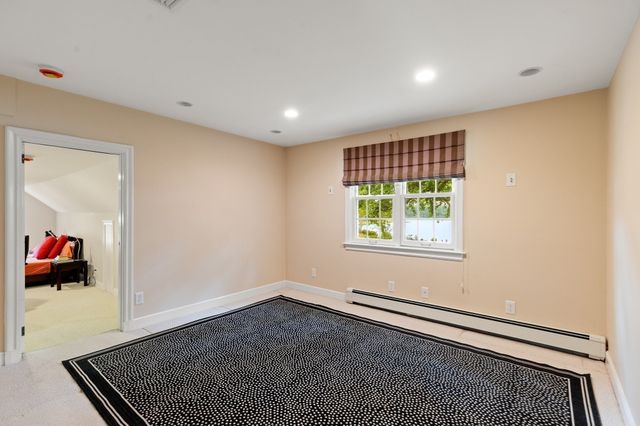48 Locksley Rd, Lynnfield, MA 01940