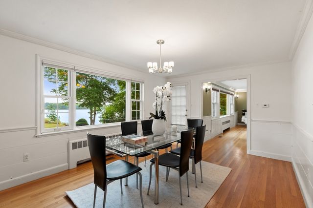 48 Locksley Rd, Lynnfield, MA 01940