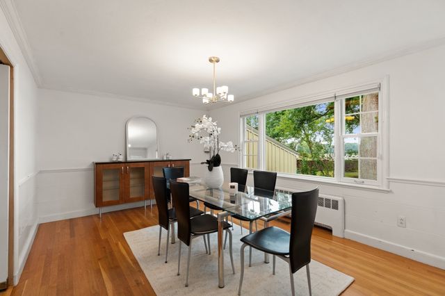 48 Locksley Rd, Lynnfield, MA 01940