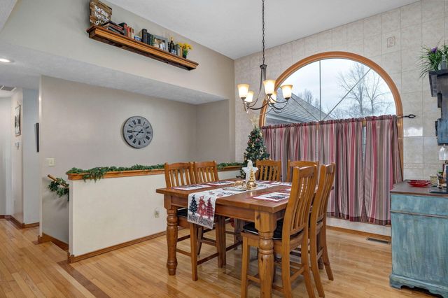 1220 E Charles Street, Republic, MO 65738