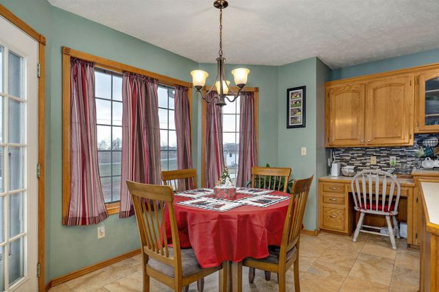 1220 E Charles Street, Republic, MO 65738