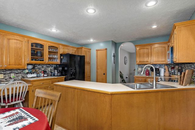 1220 E Charles Street, Republic, MO 65738