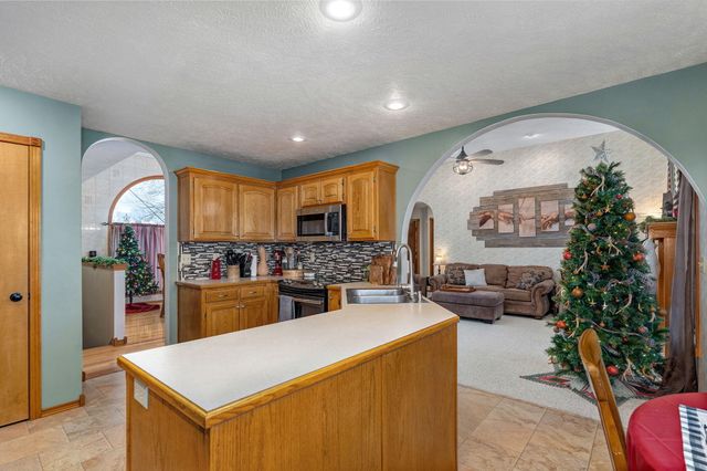 1220 E Charles Street, Republic, MO 65738