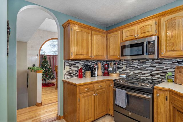 1220 E Charles Street, Republic, MO 65738