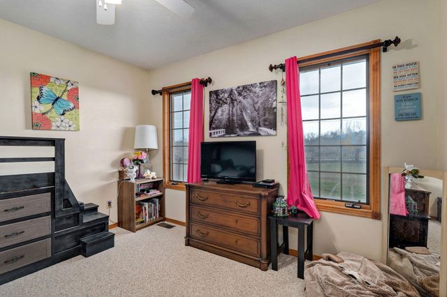 1220 E Charles Street, Republic, MO 65738