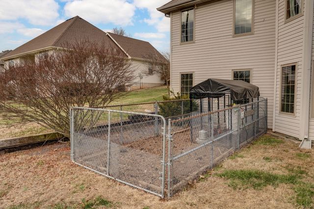 1220 E Charles Street, Republic, MO 65738