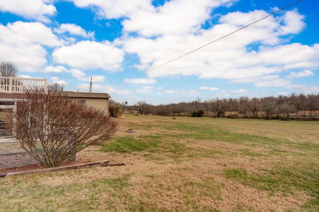 1220 E Charles Street, Republic, MO 65738