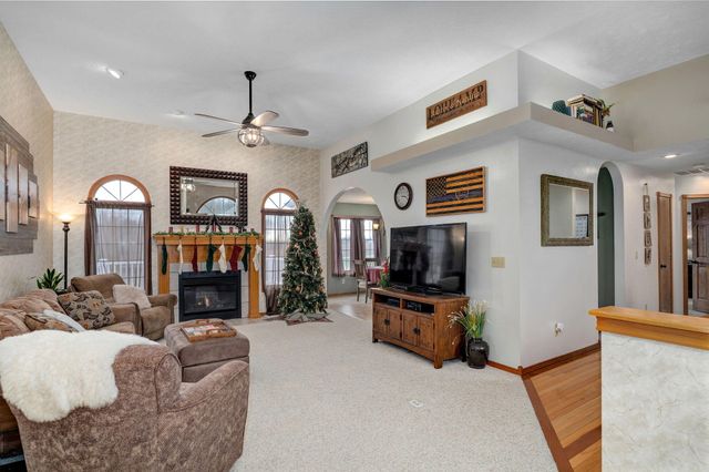 1220 E Charles Street, Republic, MO 65738