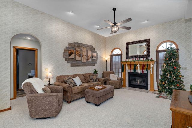 1220 E Charles Street, Republic, MO 65738