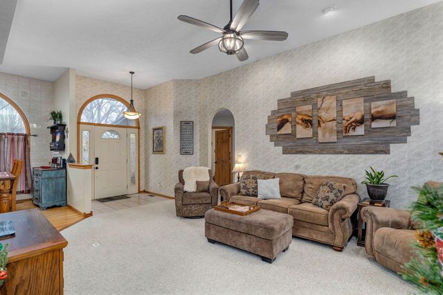 1220 E Charles Street, Republic, MO 65738