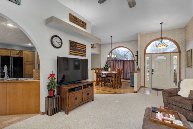 1220 E Charles Street, Republic, MO 65738