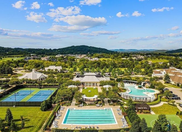8645 Belladonna Dr, College Grove, TN 37046
