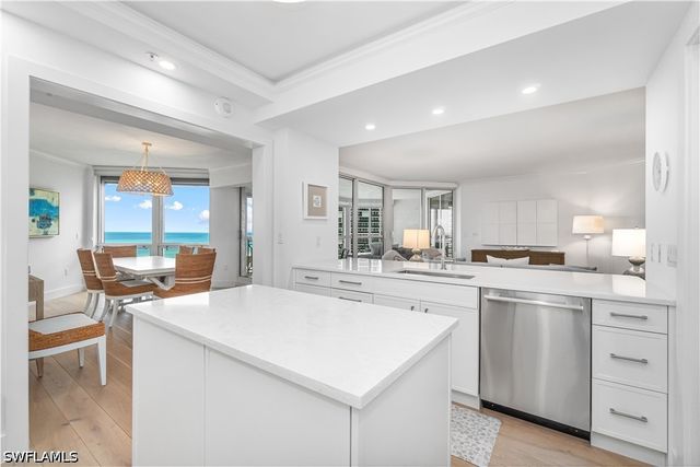 4021 Gulf Shore BLVD N 702, Naples, FL 34103