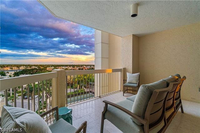 4021 Gulf Shore BLVD N 702, Naples, FL 34103