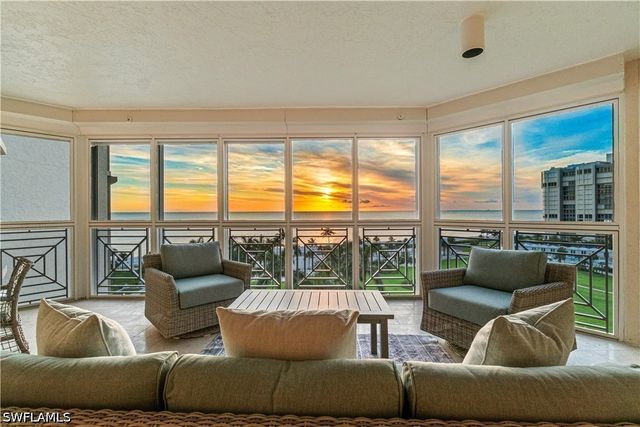 4021 Gulf Shore BLVD N 702, Naples, FL 34103