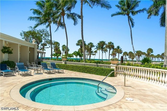 4021 Gulf Shore BLVD N 702, Naples, FL 34103