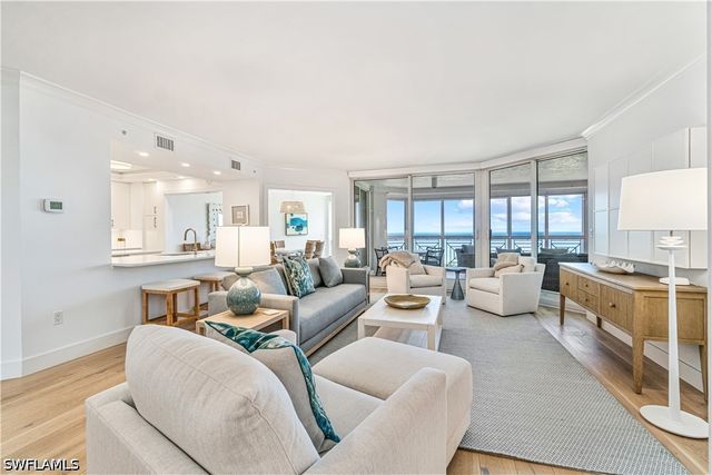 4021 Gulf Shore BLVD N 702, Naples, FL 34103