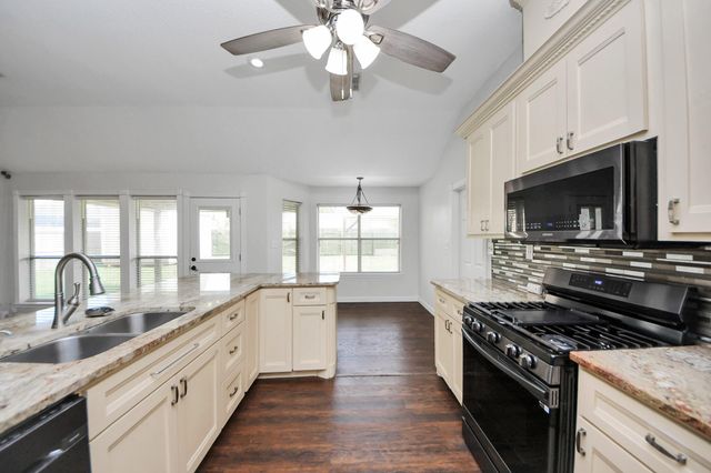 204 Audubon Woods Court, Richwood, TX 77531