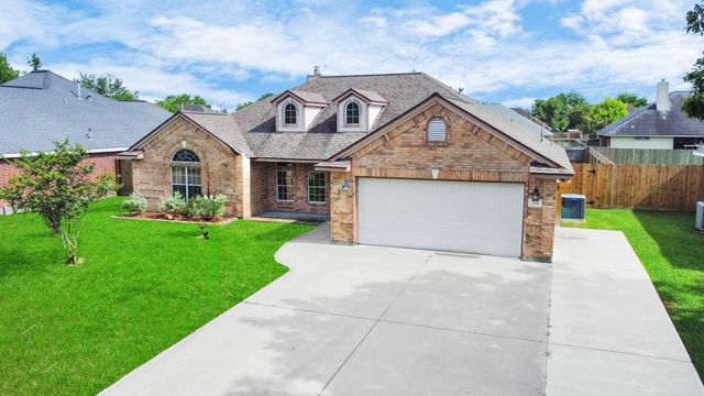 204 Audubon Woods Court, Richwood, TX 77531