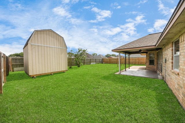 204 Audubon Woods Court, Richwood, TX 77531